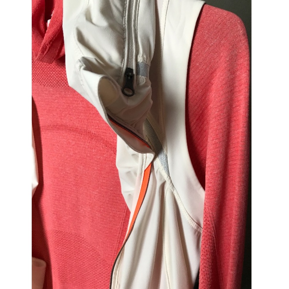 Lulu lemon turtle neck and vest (with good) set